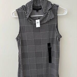 Banana Republic Factory Black and White Houndstooth Sleeveless Top